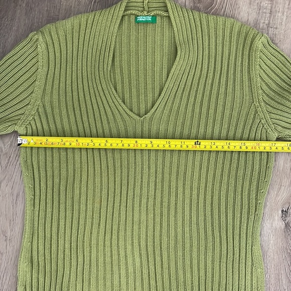 Vintage Y2K Benetton Ribbed Chartreuse Green V Neck Cotton Knit Sweater Womens - Picture 7 of 7